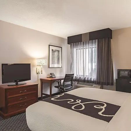 Hotel La Quinta By Wyndham Miami Airport East